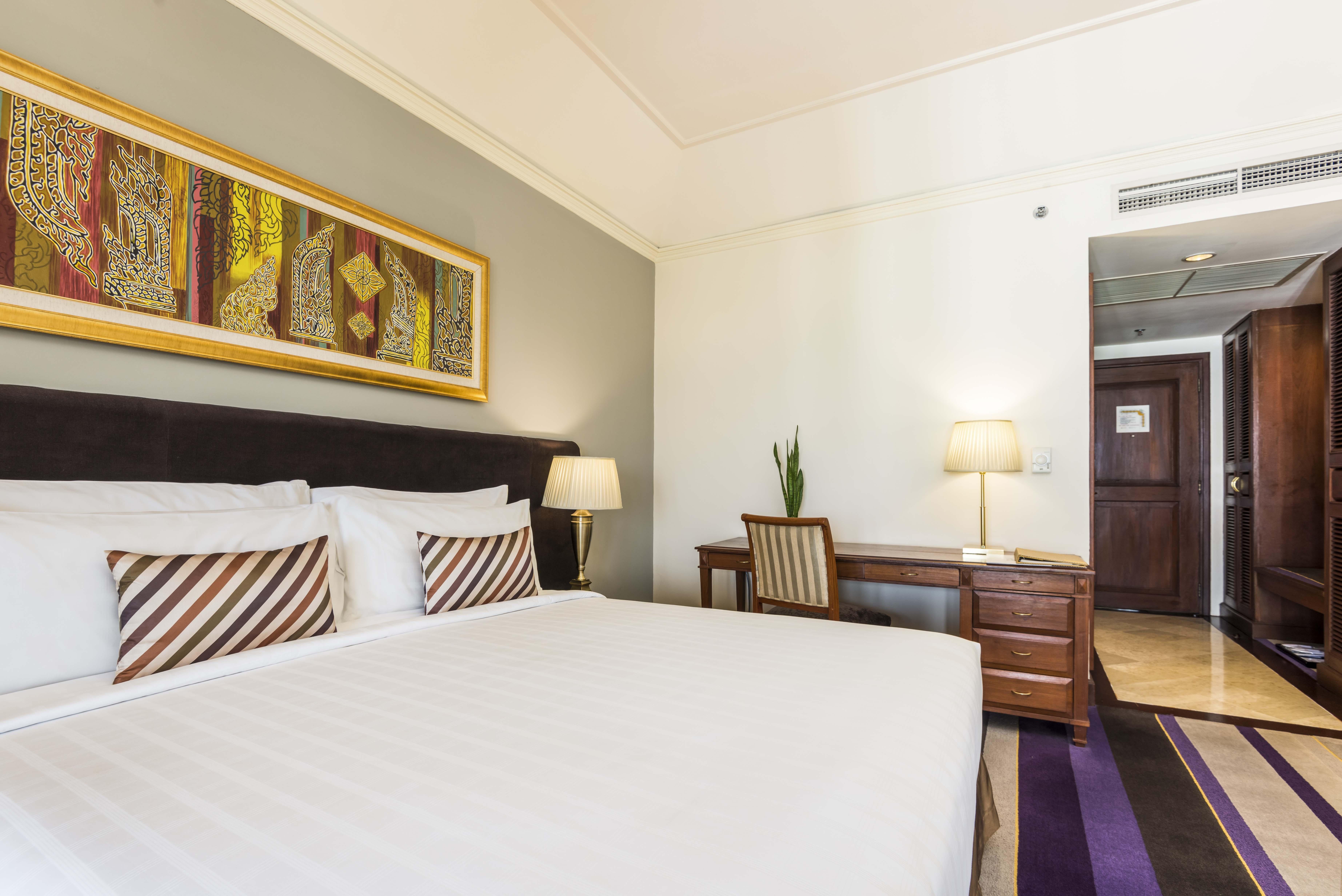 Chatrium Hotel Royal Lake Yangon Bagian luar foto