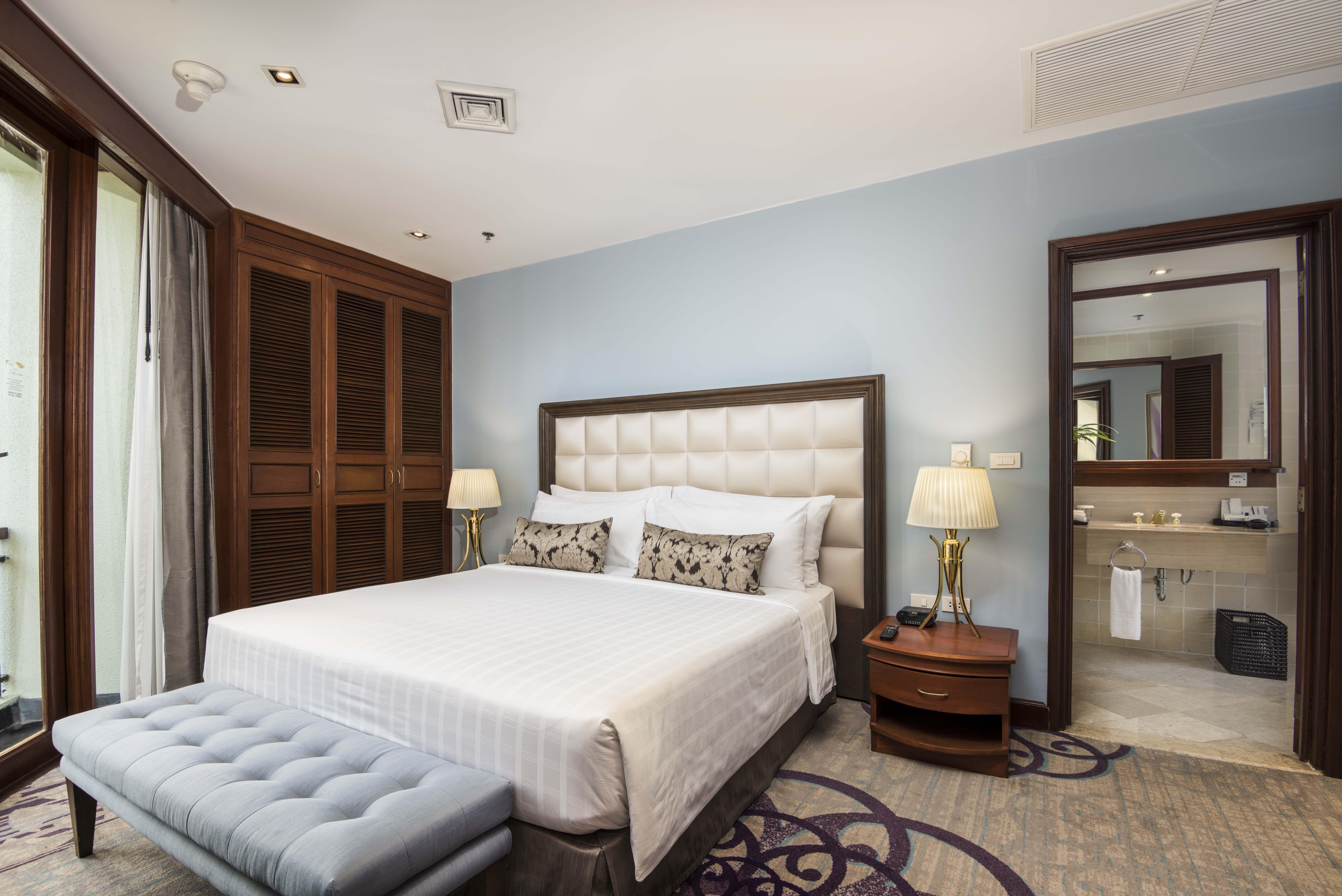 Chatrium Hotel Royal Lake Yangon Bagian luar foto
