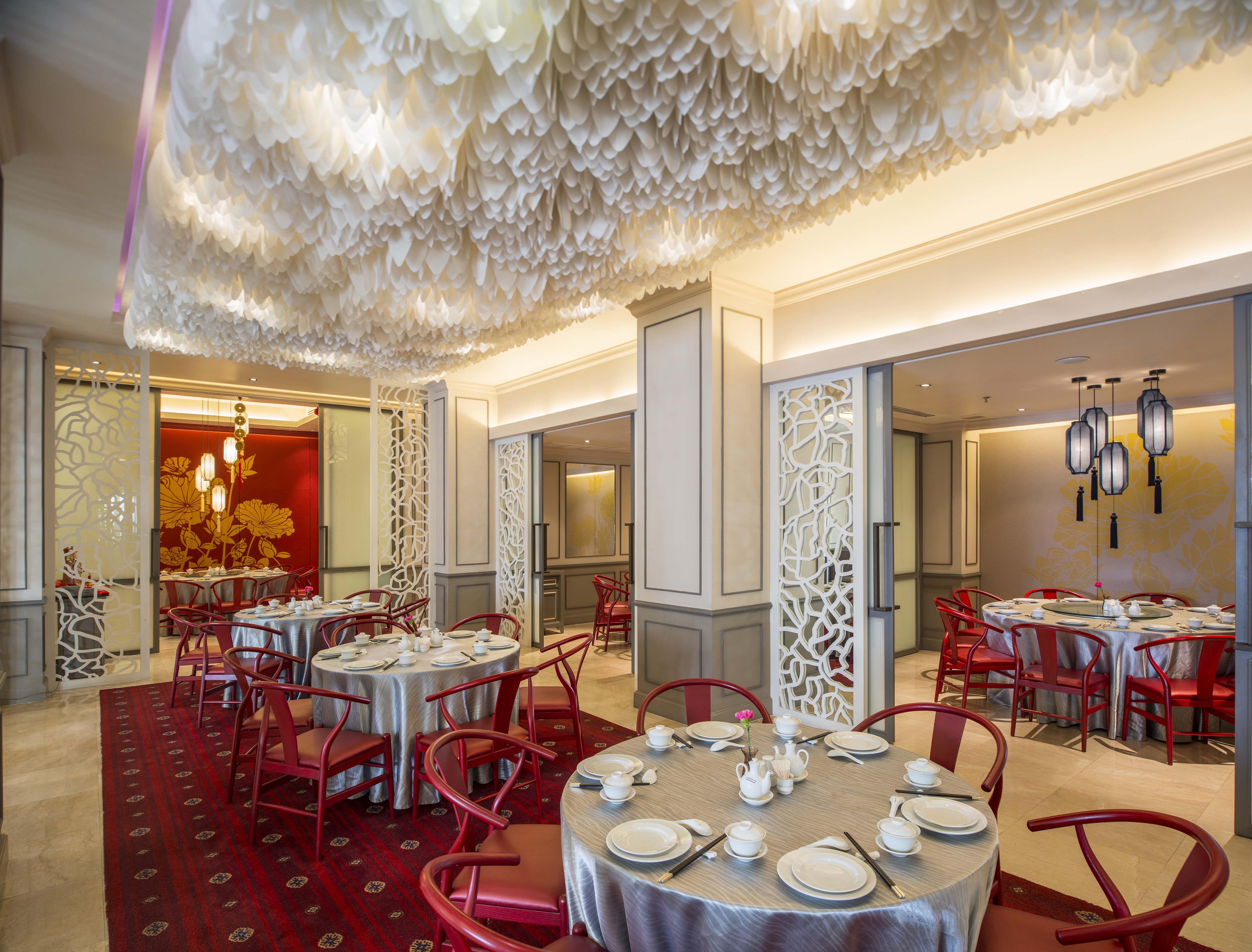 Chatrium Hotel Royal Lake Yangon Bagian luar foto