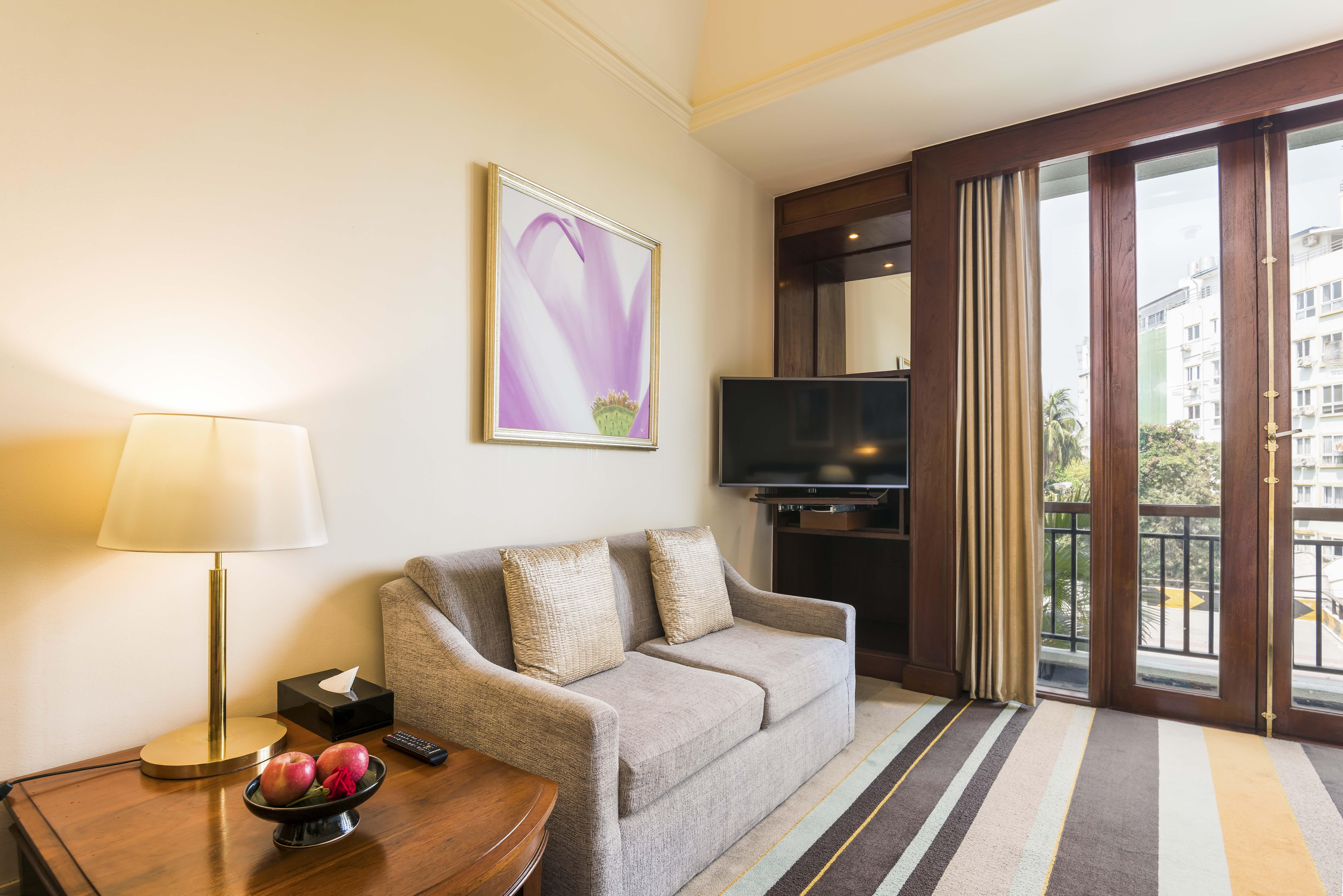 Chatrium Hotel Royal Lake Yangon Bagian luar foto