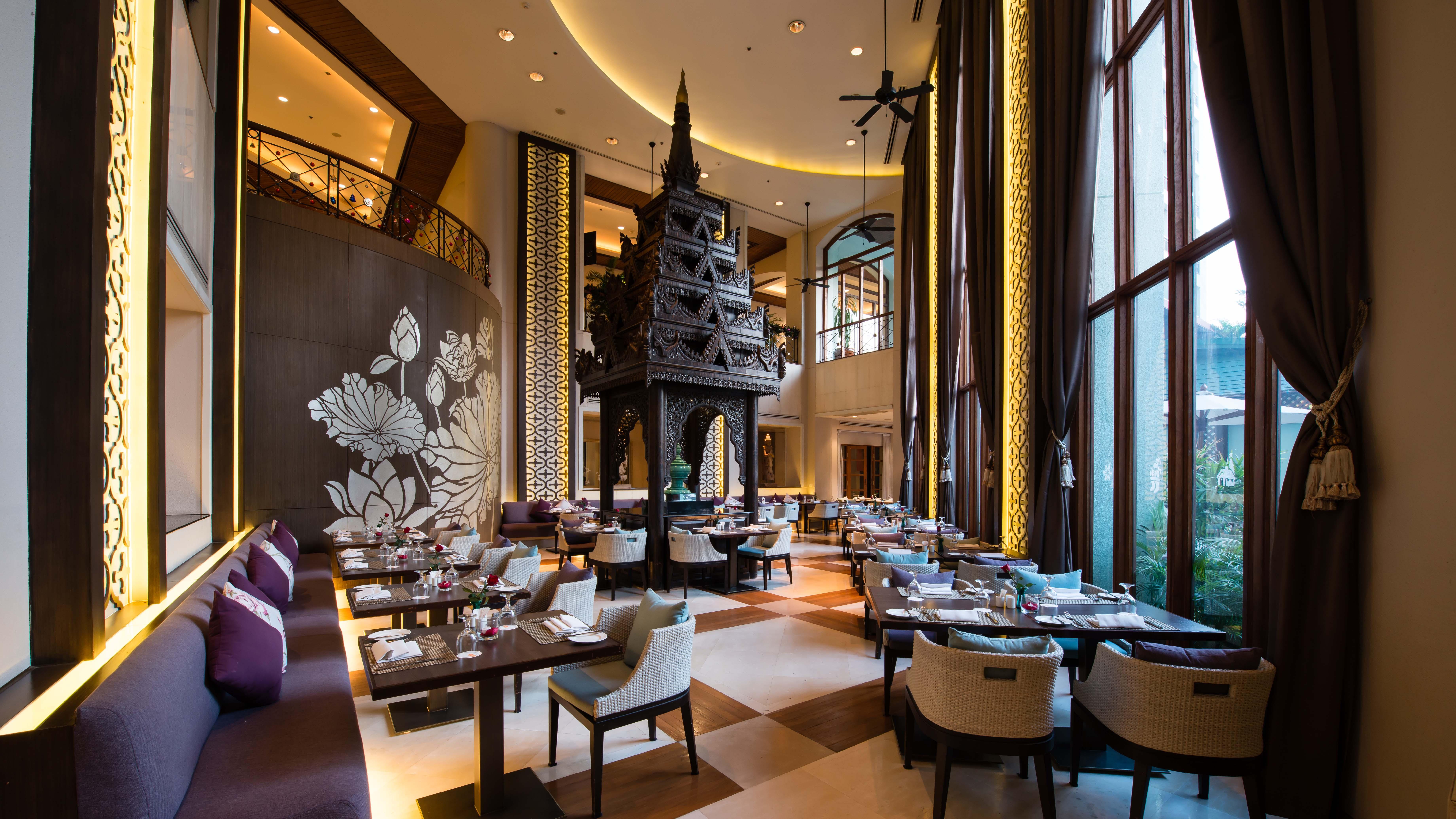 Chatrium Hotel Royal Lake Yangon Bagian luar foto
